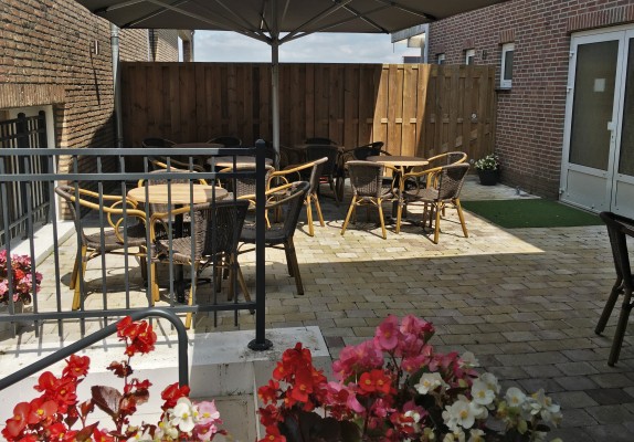 31-groepsaccommodatie-het-uitzicht-terras.JPG