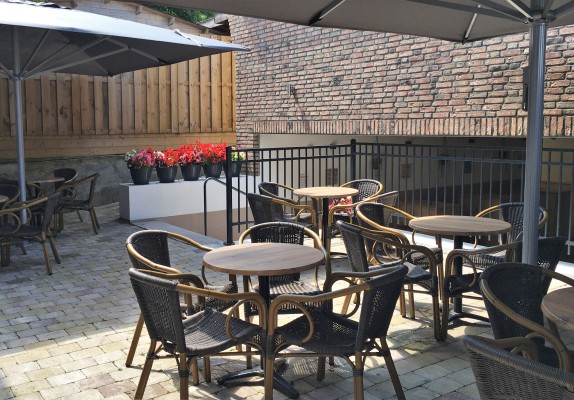 32-groepsaccommodatie-het-uitzicht-terras.JPG