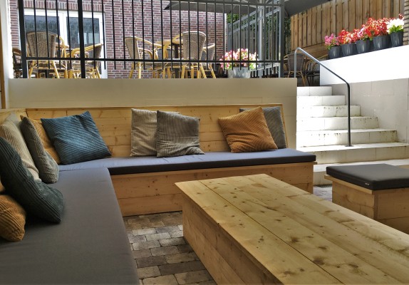 30-groepsaccommodatie-het-uitzicht-terras.JPG